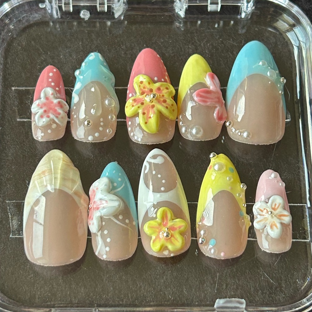 Hand painted Floral Pastel Press-On Nail Set